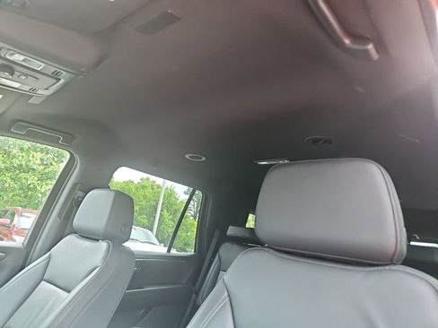 Used 2025 Chevrolet Tahoe LT AWD/4WD image 17