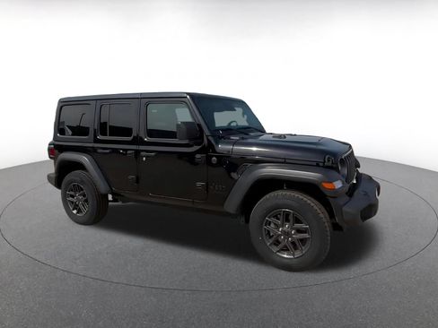 Used 2025 Jeep Wrangler Unlimited Sport AWD/4WD image 2