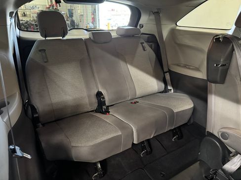 Used 2024 Toyota Sienna LE AWD/4WD image 28