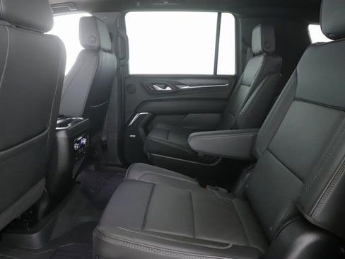 Used 2024 GMC Yukon XL Denali image 28