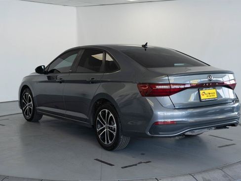 Used 2025 Volkswagen Jetta Sport FWD image 5