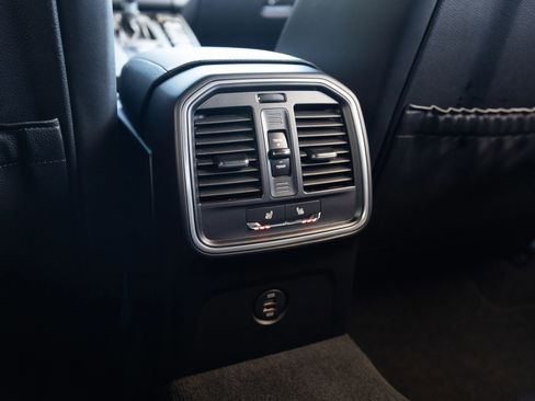 Used 2018 Porsche Macan S image 31