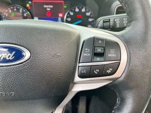 Used 2022 Ford Explorer XLT w/ Equipment Group 202A AWD/4WD image 29