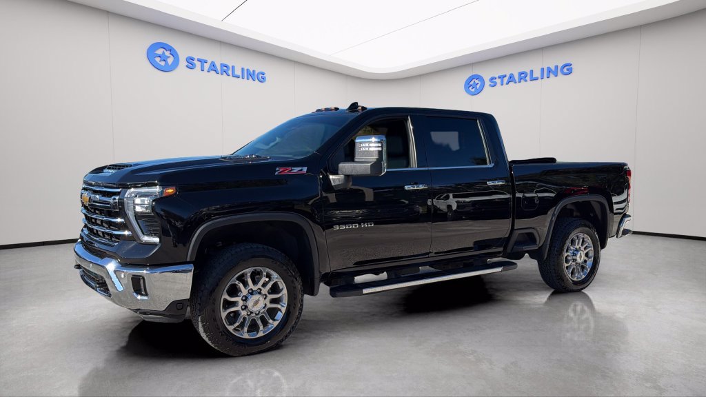 Used 2025 Chevrolet Silverado 3500 LTZ w/ LTZ Plus Package AWD/4WD image 2