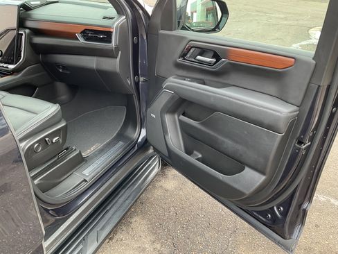 Used 2025 GMC Yukon Denali image 21