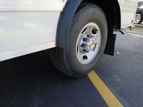 New 2025 Chevrolet Express 3500 w/ Power Convenience Package image 18