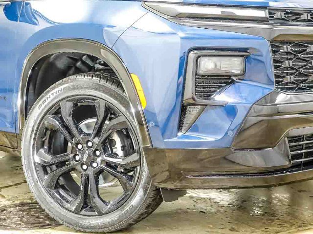 New 2027 Chevrolet Traverse RS w/ LPO, Floor Liner Package AWD/4WD image 4