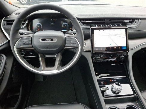 New 2025 Jeep Grand Cherokee Limited image 7