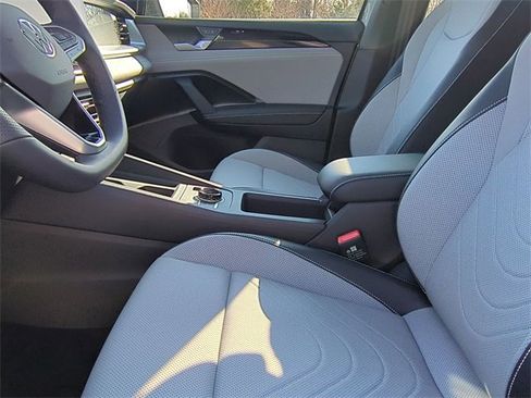 New 2026 Volkswagen Tiguan SE R-Line image 15