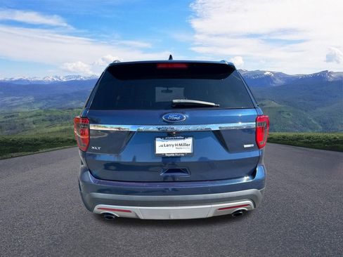 Used 2016 Ford Explorer XLT w/ Equipment Group 202A AWD/4WD image 4