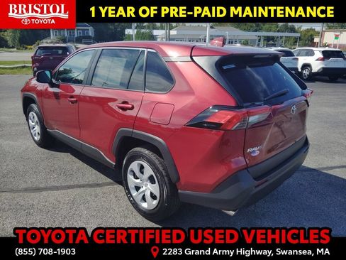 Used 2024 Toyota RAV4 LE AWD/4WD image 5