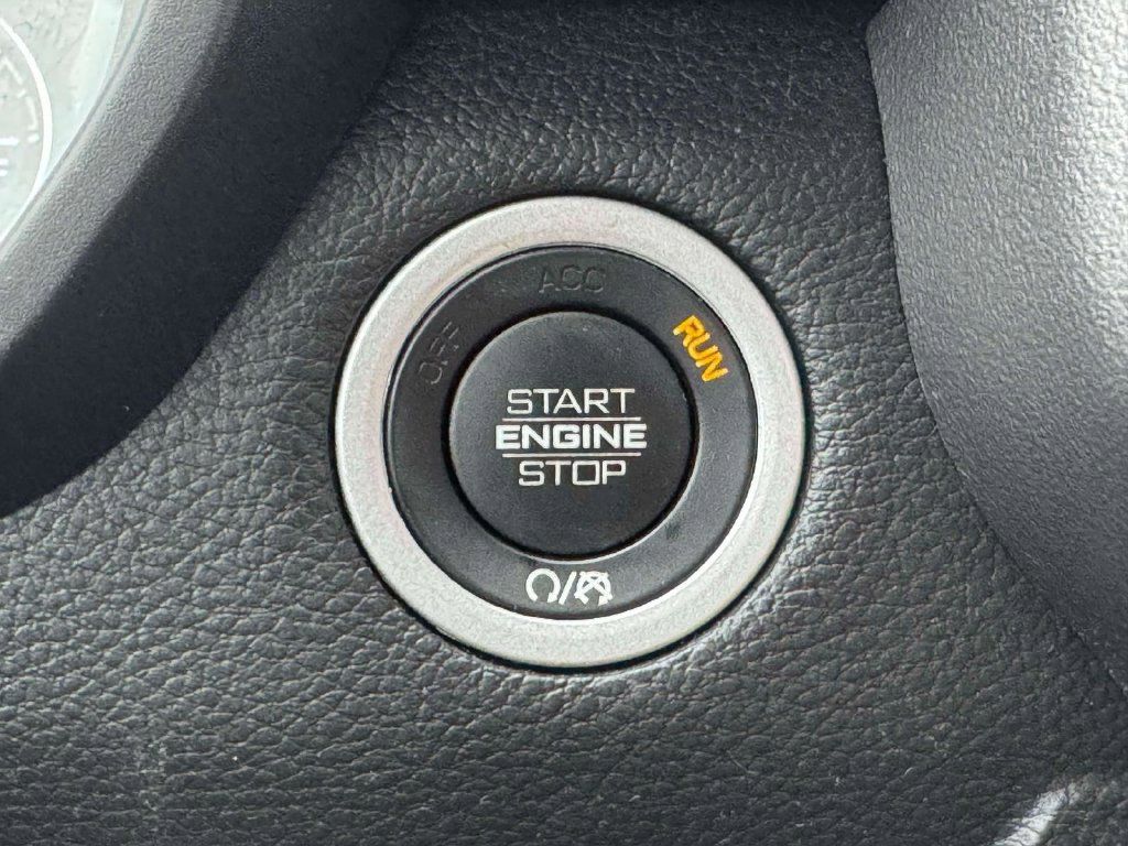 Used 2024 RAM 1500 Laramie AWD/4WD image 29