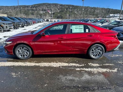 New 2026 Hyundai Elantra Hybrid FWD image 2