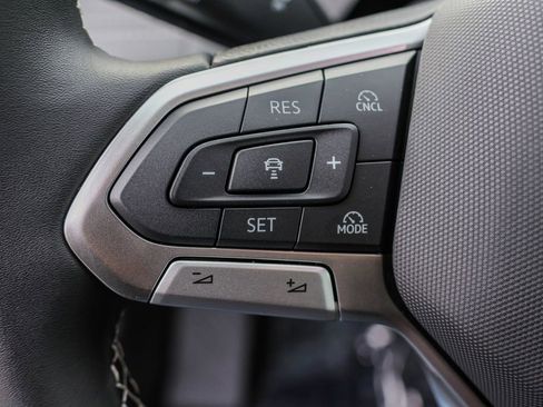 New 2026 Volkswagen Tiguan SE image 26