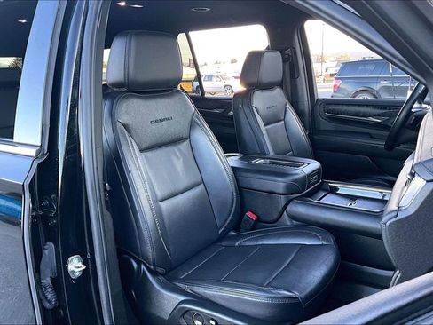 Used 2024 GMC Yukon Denali image 7