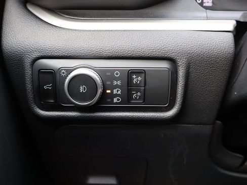 Used 2022 Ford Explorer XLT w/ Equipment Group 202A image 17