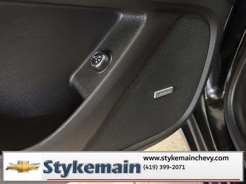 Used 2022 Chevrolet Traverse RS image 33