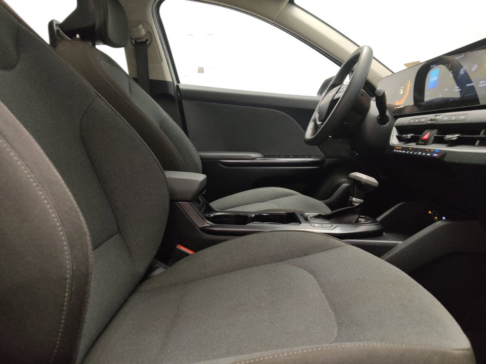 Used 2025 Kia K4 FWD image 21