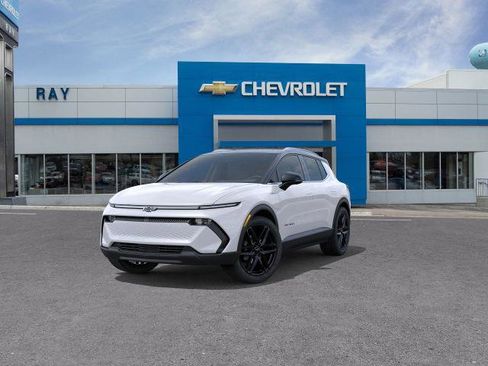 New 2026 Chevrolet Equinox EV LT image 38