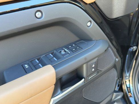 New 2026 Land Rover Defender 110 S image 20