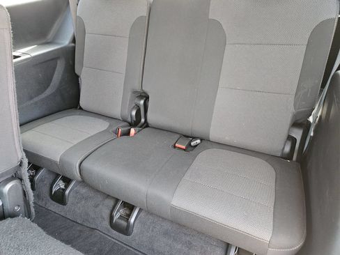 Used 2020 Chevrolet Traverse LS FWD image 21