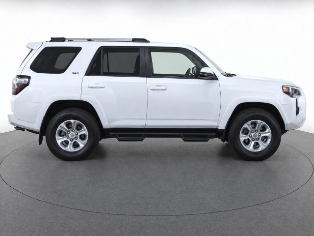 Used 2019 Toyota 4Runner SR5 Premium RWD image 2