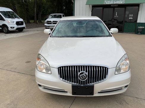Used 2011 Buick Lucerne CXL w/ Driver Confidence Package FWD image 4