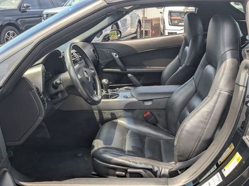 Used 2007 Chevrolet Corvette Convertible w/ Preferred Equipment Group RWD image 19