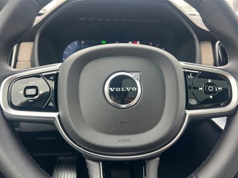 Certified 2025 Volvo XC90 B6 Plus image 26