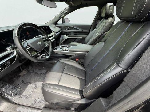 Used 2024 Cadillac Lyriq Luxury AWD/4WD image 7