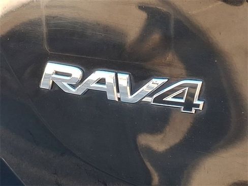 Used 2015 Toyota RAV4 Limited image 30