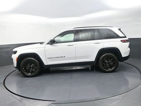 New 2026 Jeep Grand Cherokee Altitude AWD/4WD image 6
