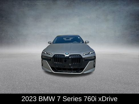 Used 2023 BMW 760i xDrive image 3