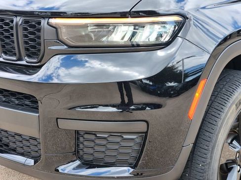 Certified 2023 Jeep Grand Cherokee L Laredo AWD/4WD image 8