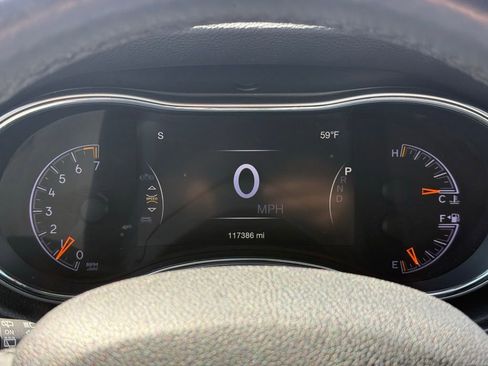 Used 2018 Jeep Grand Cherokee Limited image 9