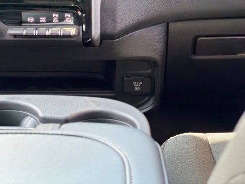 New 2026 RAM 3500 Tradesman AWD/4WD image 22