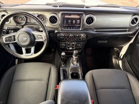 Used 2019 Jeep Wrangler Unlimited Sahara AWD/4WD image 37