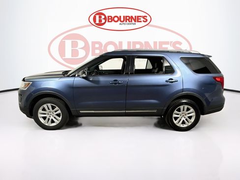 Used 2018 Ford Explorer XLT w/ Equipment Group 202A AWD/4WD image 7