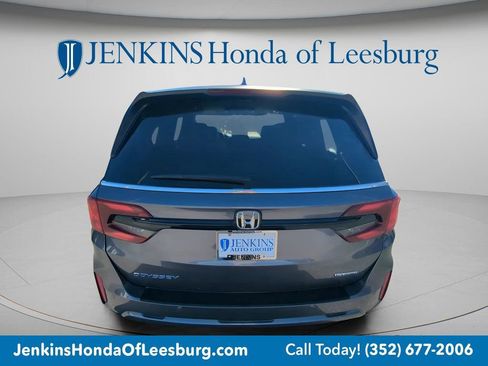 New 2026 Honda Odyssey Touring image 4