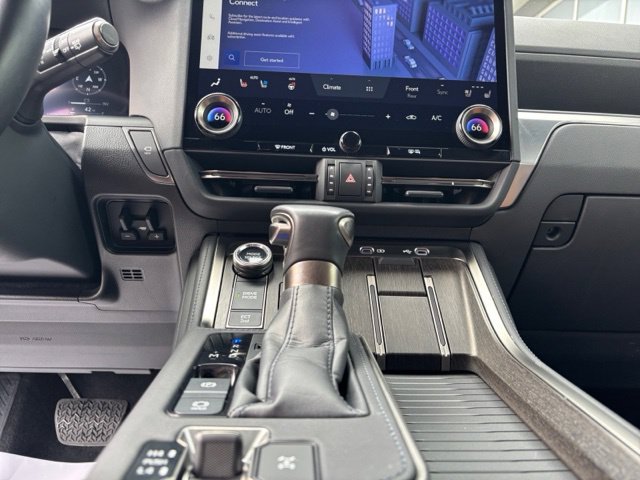 Used 2024 Lexus GX 550 w/ Accessory Package (2T) AWD/4WD image 19
