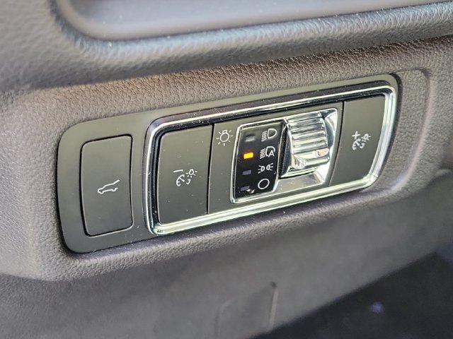 Used 2024 Lincoln Corsair AWD w/ Equipment Group 101A image 10