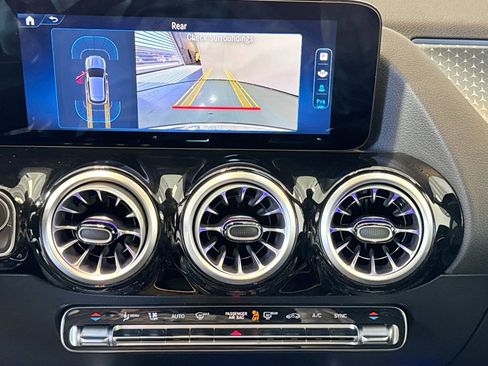 Used 2025 Mercedes-Benz GLA 250 4MATIC w/ Winter Package image 14