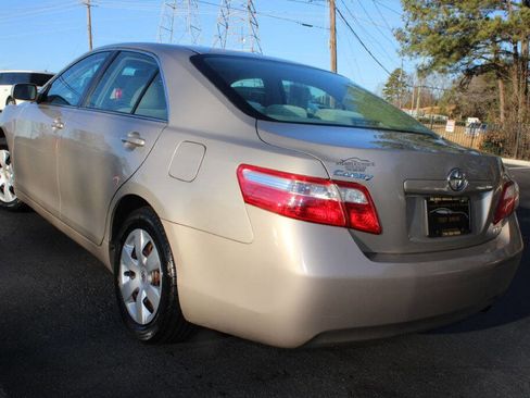 Used 2009 Toyota Camry LE w/ Fleet Convenience Pkg image 4