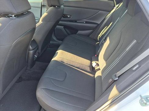 Certified 2025 Hyundai Elantra SEL FWD image 22