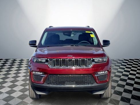 Used 2022 Jeep Grand Cherokee Limited AWD/4WD image 2