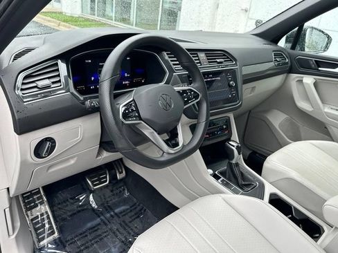 Used 2022 Volkswagen Tiguan SE R-Line FWD image 34