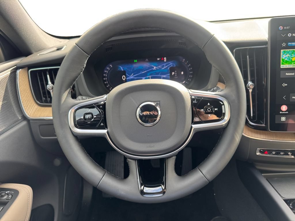 New 2027 Volvo XC60 B5 Plus AWD/4WD image 13