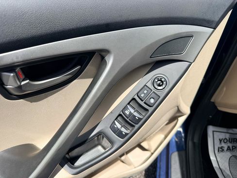 Used 2016 Hyundai Elantra SE FWD image 11
