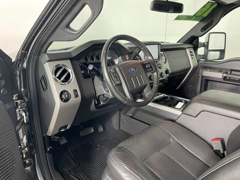 Used 2016 Ford F250 Lariat w/ Lariat Ultimate Package AWD/4WD image 3