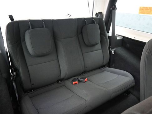 Used 2022 Jeep Wrangler Sport image 9